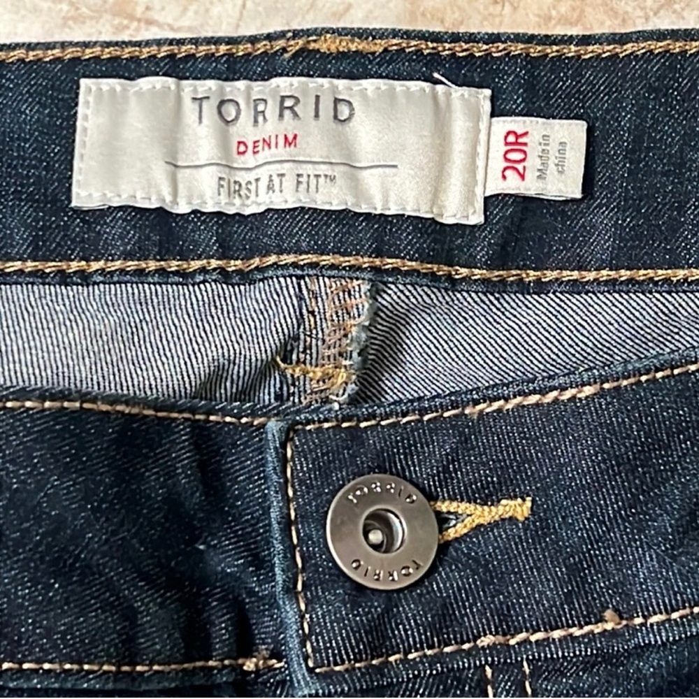 Torrid Midnight Blue Curvy Skinny Jeans - Picture 3 of 6